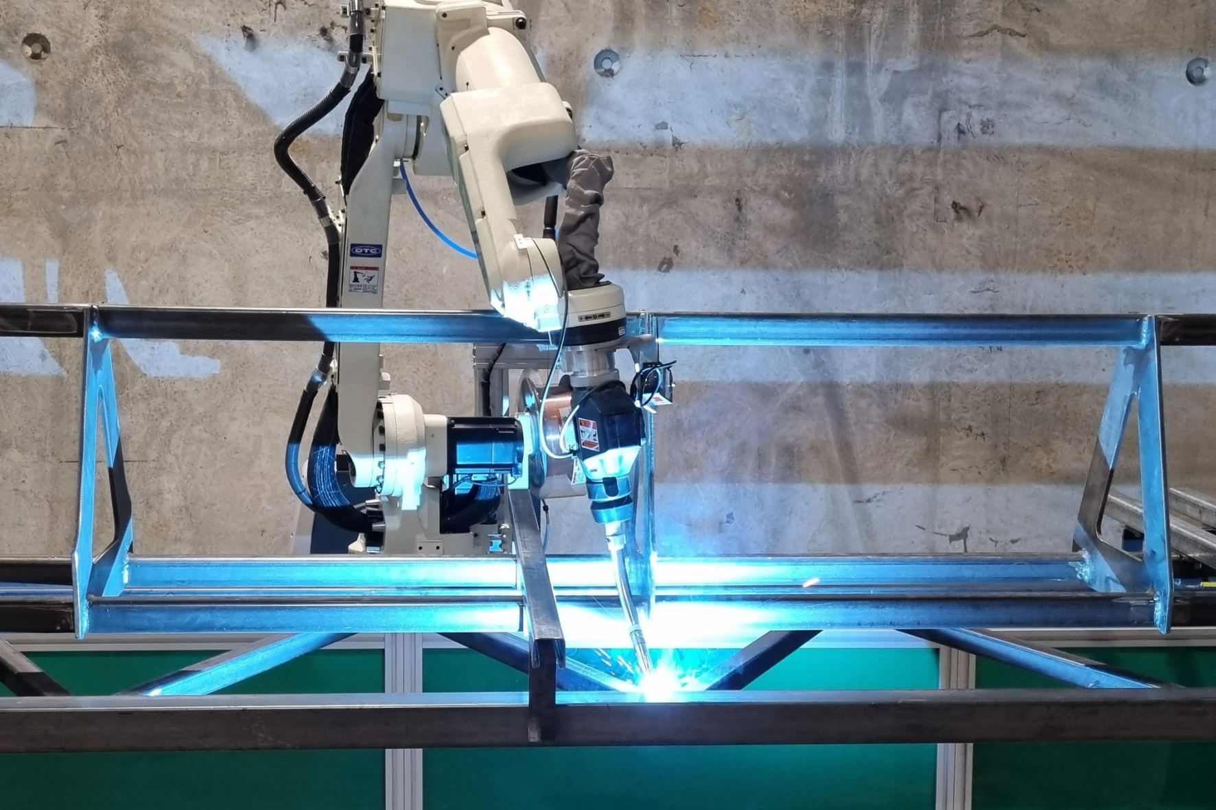 Autoa Robot Welding Servicing That Never Misses A Weld