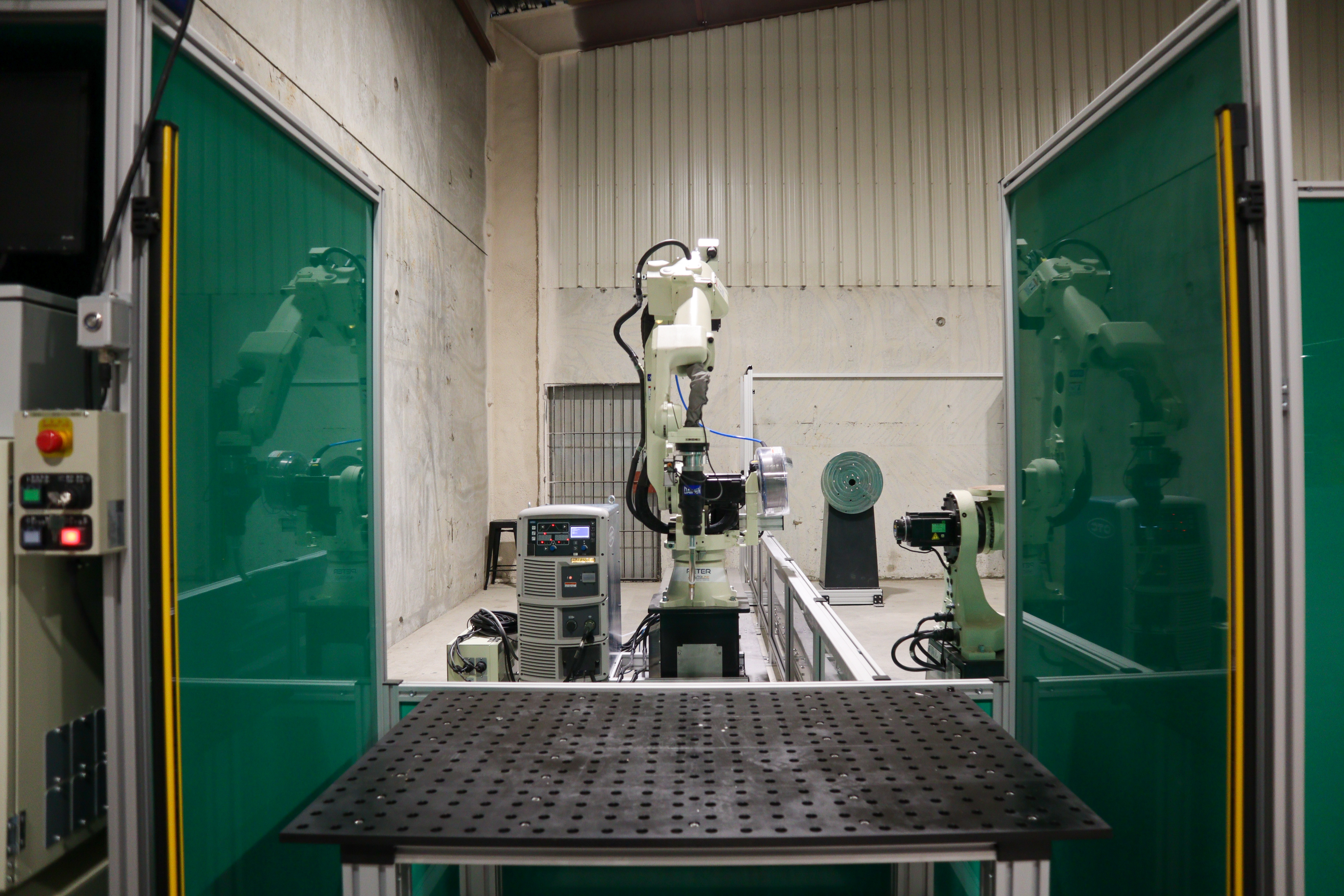 Front view of the S-4800 robotic welding cell