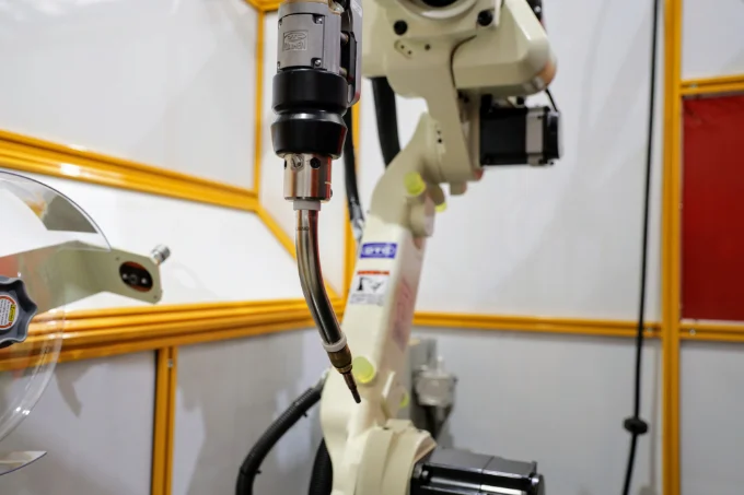 OTC FD-B6 robot with air-cooled 350A torch installed