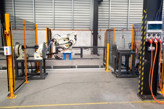 S-4800 robotic welding cell installed at GEA Milfos