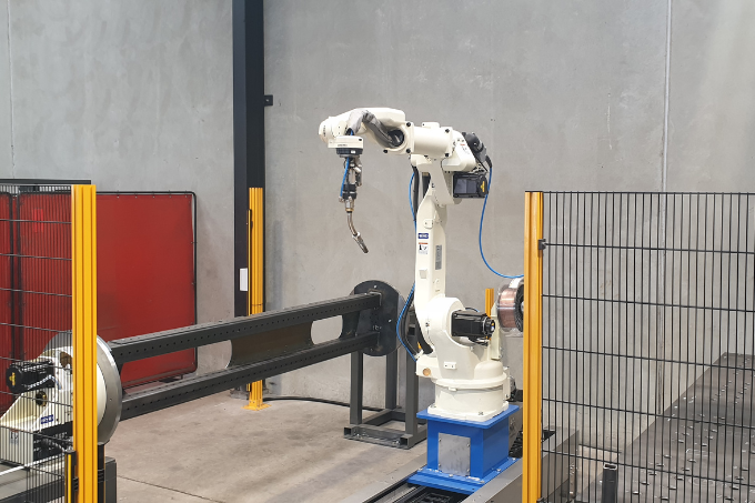 OTC FD-B6L welding robot mounted on 5m servo track